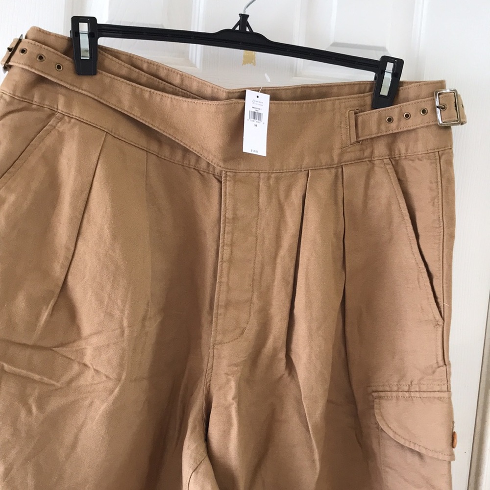 Banana Republic culotte with multi pockets and front buttons closure. NWT - Picture 3 of 12